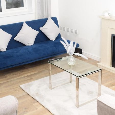 Modern 3 Bed House Apartment Wolverhampton Exterior photo